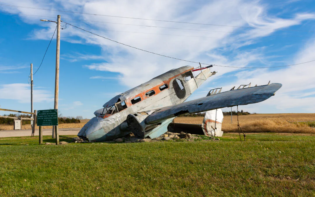 Miami plane crash landing fire