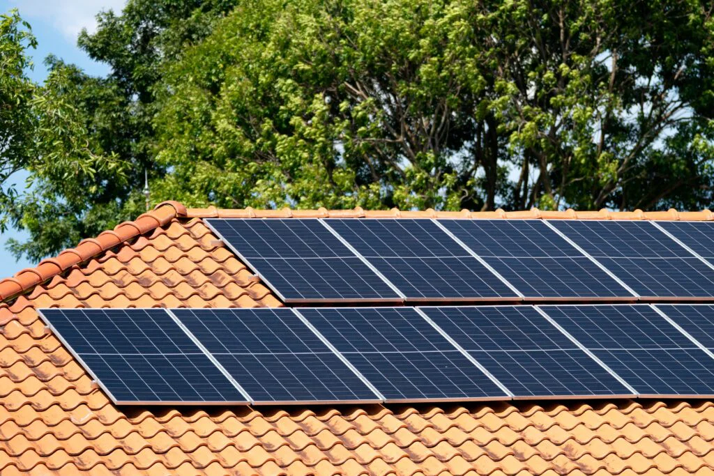 Fire risks of photovoltaic DC inverters